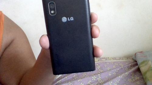 se vende un celular LG L5 color negro en perf - Imagen 3