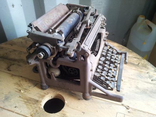 Vendo maquina de escribir antigua - Imagen 2