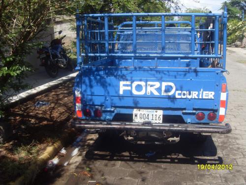 se vende camioneta ford courier aÑo 73 4 cil - Imagen 3